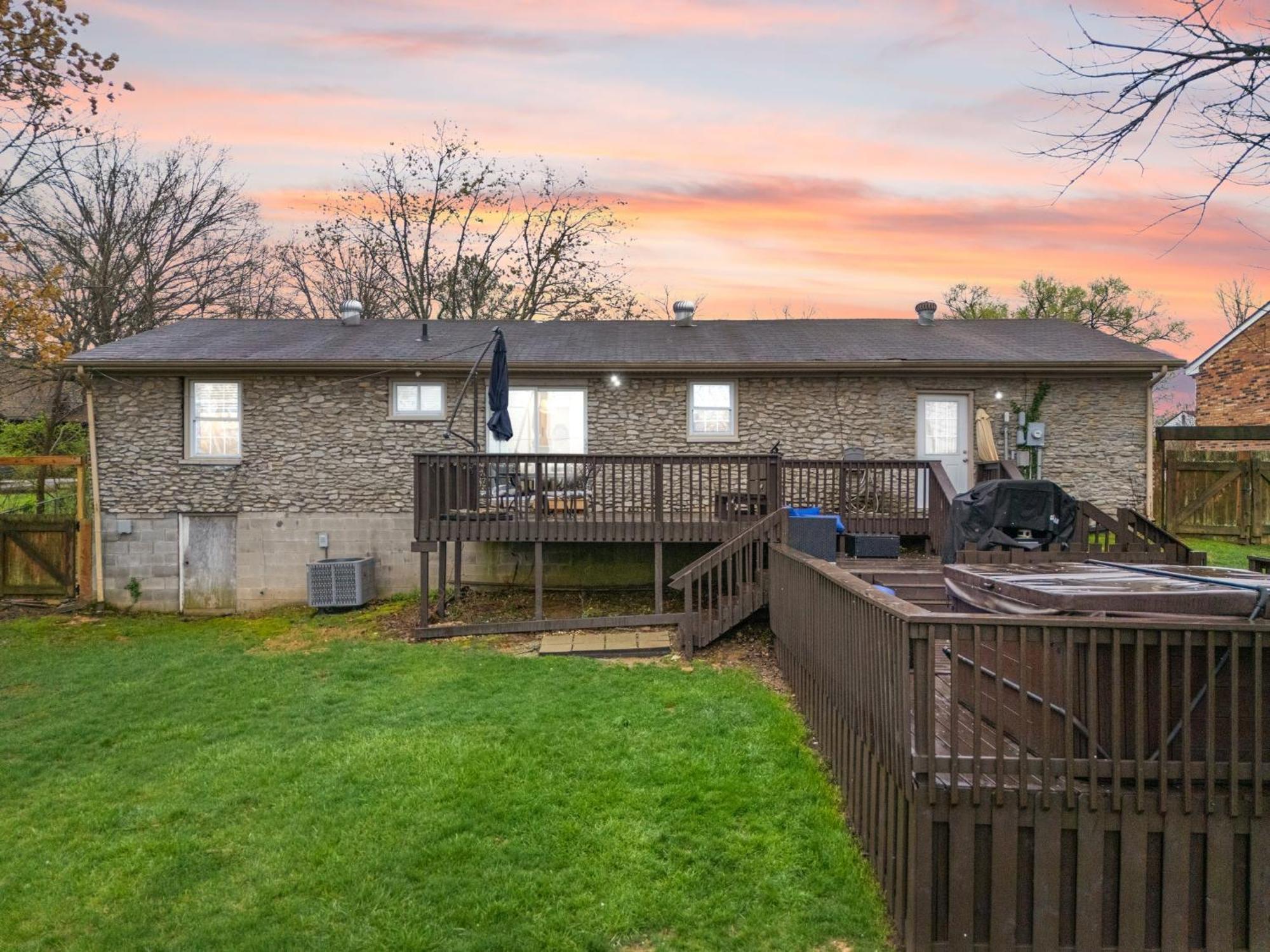 The Kentucky Bluegrass Retreat Villa Frankfort Exterior photo